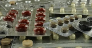 İlaç paketleri, su toplaması tabletleri..