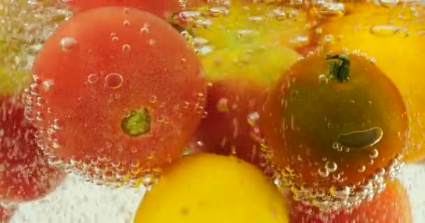 Fondo Con Tomates Agua Con Burbujas Aire — Vídeos de Stock