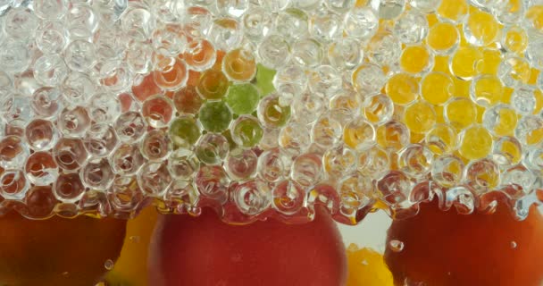 Abstrakter Hintergrund Mit Tomaten Wasser Mit Luftblasen — Stockvideo