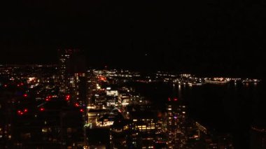 Toronto şehir merkezinin gece manzarası. Ontario, Kanada.