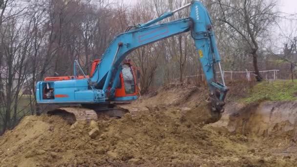 Lviv Ukraine Marca 2024 Koparka Gąsienicowa Kopie Ziemię Stanowi Miejsce — Wideo stockowe