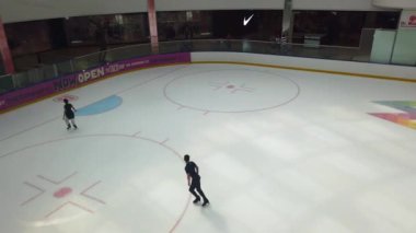 EDMONTON, CANADA - 17 Temmuz 2024: Buz Sarayı Paten Pisti ve Hokey Stadyumu, Batı Edmonton Alışveriş Merkezi, Edmonton, Alberta, Kanada.