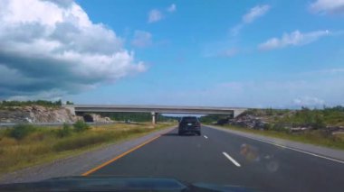 Ontario, Kanada 'da Ontario Otoyolu 400 boyunca sürüyorum. Parry Sound, Georgian Körfezi, Killbear Park, Parry Adası. King's Highway 400.