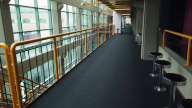 Waterloo Üniversitesi, William G. Davis Bilgisayar Araştırma Merkezi, Ontario, Kanada. Modern iç mekanlar, mühendislik çözümleri, metal yapılar hakkında detaylar.