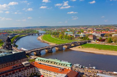 Almanya 'nın Dresden şehrinin panoramik manzarası