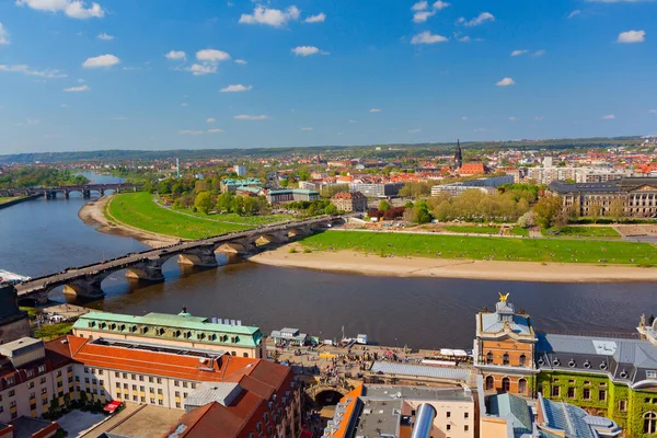 Almanya 'nın Dresden şehrinin panoramik manzarası