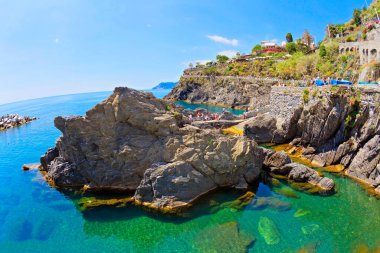 Manarola köyünün panoramik manzarası, Cinque terre, Liguria, İtalya