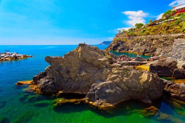 Manarola köyünün panoramik manzarası, Cinque terre, Liguria, İtalya
