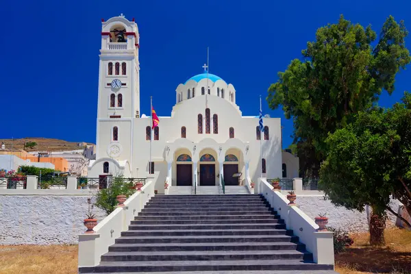 Santorini Adası, Cyclades, Yunanistan 'daki geleneksel Ortodoks Kilisesi