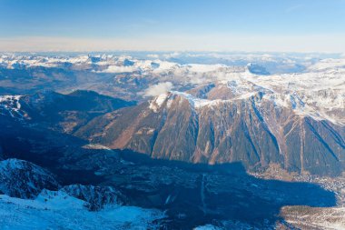 Montblanc Alanındaki Fransız Alpleri 'nin panoramik manzarası, Aiguille du Midi, Fransa