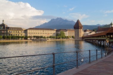 Lucerne şehrinin panoramik manzarası, İsviçre Alpleri, İsviçre