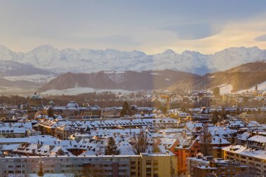 Bern 'in kışın panoramik manzarası, İsviçre Alpleri, İsviçre