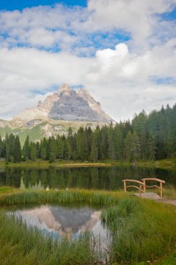 Lago di Antorno 'nun panoramik manzarası, Dolomitler, İtalya