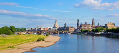 Almanya 'nın antik kenti Dresden' in panoramik manzarası
