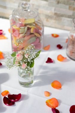 Bir Düğünde Çikolata ve Dekorasyon