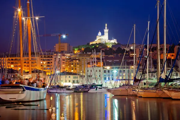 Marsilya 'daki Vieux Limanı' nın panoramik görüntüsü, Provence