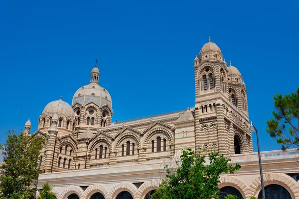 Fransa, Marsilya 'daki La Major Katedrali' nin panoramik manzarası