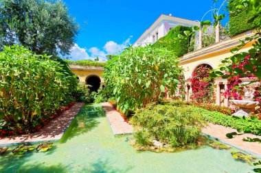 Villa ve Bahçe 'nin panoramik manzarası: Ethe de Rothschild, Cote d' Azur, French Riviera, Fransa