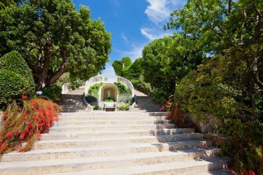 Villa ve Bahçe 'nin panoramik manzarası: Ethe de Rothschild, Cote d' Azur, French Riviera, Fransa