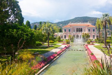 Villa ve Bahçe 'nin panoramik manzarası: Ethe de Rothschild, Cote d' Azur, French Riviera, Fransa