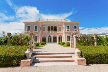 Villa ve Bahçe 'nin panoramik manzarası: Ethe de Rothschild, Cote d' Azur, French Riviera, Fransa