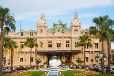 Monaco 'daki Monte Carlo Kumarhanesinin panoramik manzarası