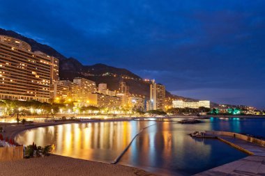Monte Carlo 'nun gece panoramik manzarası, Monako