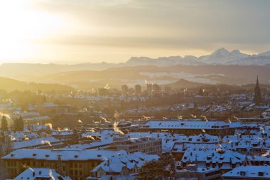 Kışın Eski Bern Kasabası 'nın panoramik manzarası, İsviçre Alpleri, İsviçre