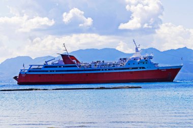 Aegina adasında yolcu gemisi