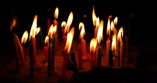 Light Lot Colorful Candles Dark — Vídeo de Stock
