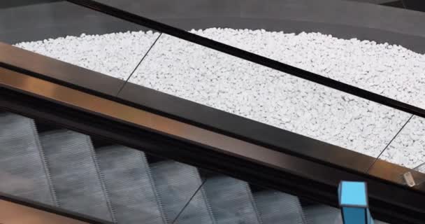 Modern Interior Shopping Mall Escalator Motion — Vídeo de stock