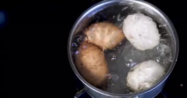 Cozinhe Ovos Uma Panela Fogão Água Fervente Flatlay — Vídeo de Stock