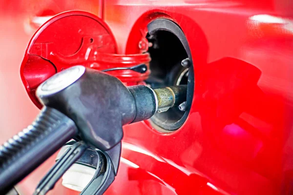 Заправьте Машину Бензином Заправке Экономический Кризис Нефтепродуктов — стоковое фото
