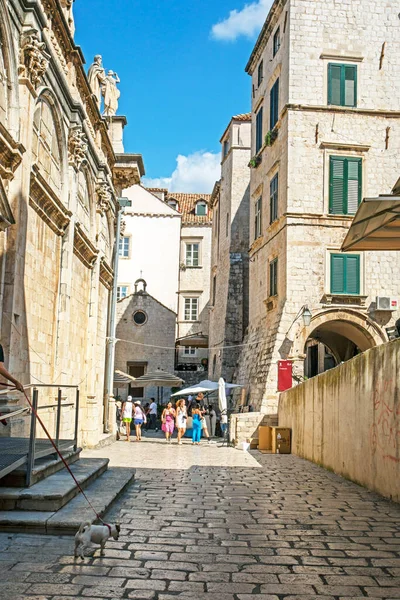 Hırvatistan 'ın Dubrovnik kentindeki eski bina. Avrupa 'yı dolaşmak