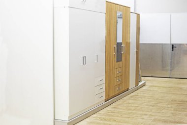 İç kaplamalı giysiler için modern kıyafetler.