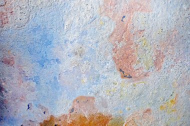 Modern bir iç mekanda beton kaplama yüzeyi. İç mekanlardaki eğilimler ve stiller.