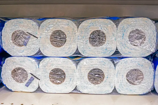 paketlenmiş beyaz yumuşak üç top tuvalet kağıdı