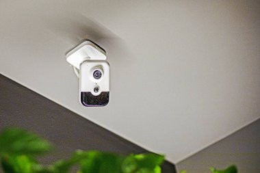 Ofisin içindeki güvenlik kamerası.,