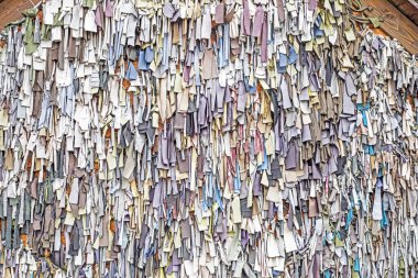 Ekipmanları ve insanları korumak için el yapımı koruyucu askeri ağ.