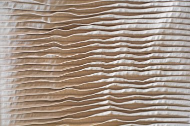 iç taraftaki duvar dekorasyonunda desenli kumaş yüzeyi