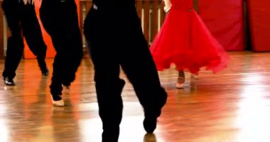 Salon dansı eğitim programı standardı. Fiziksel gelişim
