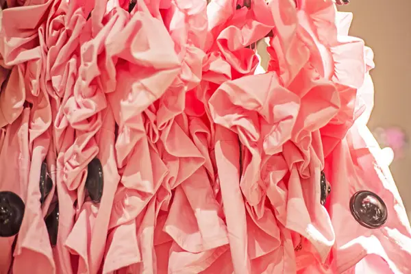 Hafif yaz kumaşından yapılmış narin pembe arkaplan