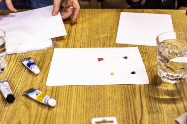 preparation for a workshop on watercolor painting for beginner