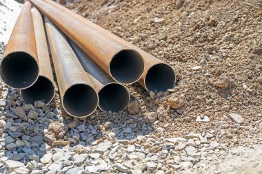 repair of underground gas pipes during the season