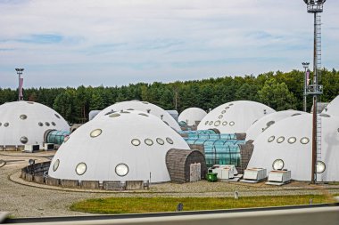 Çocuklar ve yetişkinler için etkileşimli açık hava müzesi