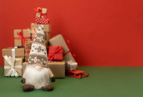 Boże Narodzenie Gnome Gonk Rzemiośle Pakowane Prezenty Wysokiej Jakości Zdjęcie — Zdjęcie stockowe