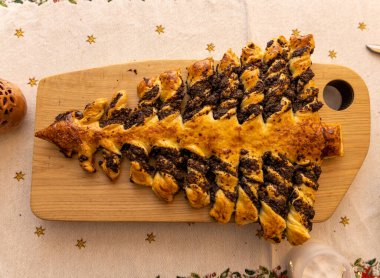 Noel ağacı ev yapımı haşhaşlı kek. Yüksek kalite fotoğraf