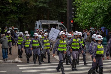 SAO PAULO 11 AĞUSTOS 2022 Bir milyondan fazla imzayla, Brezilya ve Brezilyalılara Demokratik Hukukun Egemenliğini Savunma Mektubu resmi olarak bu Perşembe (11) başlatıldı.)