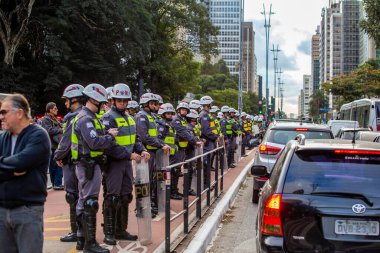 SAO PAULO 11 AĞUSTOS 2022 Bir milyondan fazla imzayla, Brezilya ve Brezilyalılara Demokratik Hukukun Egemenliğini Savunma Mektubu resmi olarak bu Perşembe (11) başlatıldı.)