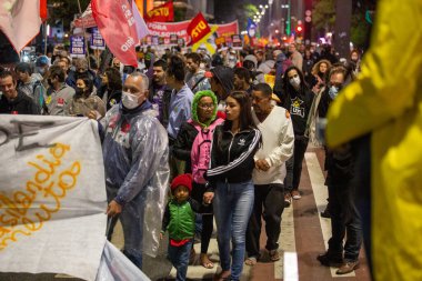 SAO PAULO 11 AĞUSTOS 2022 Bir milyondan fazla imzayla, Brezilya ve Brezilyalılara Demokratik Hukukun Egemenliğini Savunma Mektubu resmi olarak bu Perşembe (11) başlatıldı.)